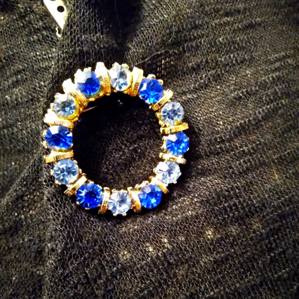 Vintage Pendant Pin